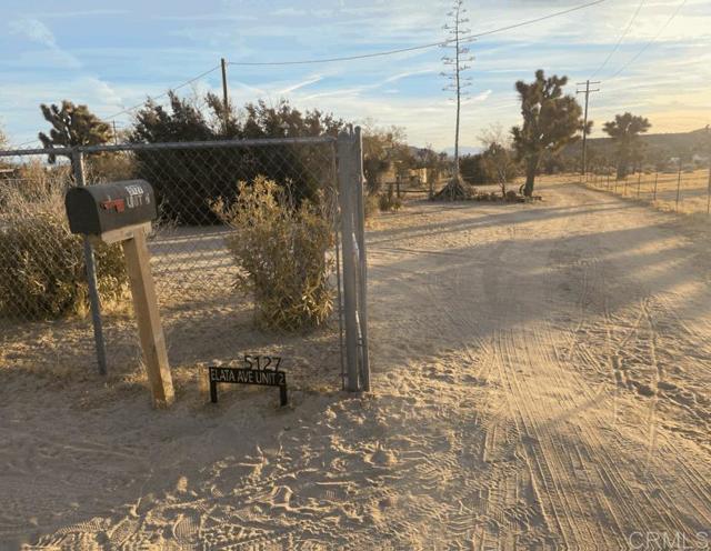 Detail Gallery Image 7 of 24 For 5127 Elata Avenue #1-2,  Yucca Valley,  CA 92284 - 2 Beds | 3 Baths