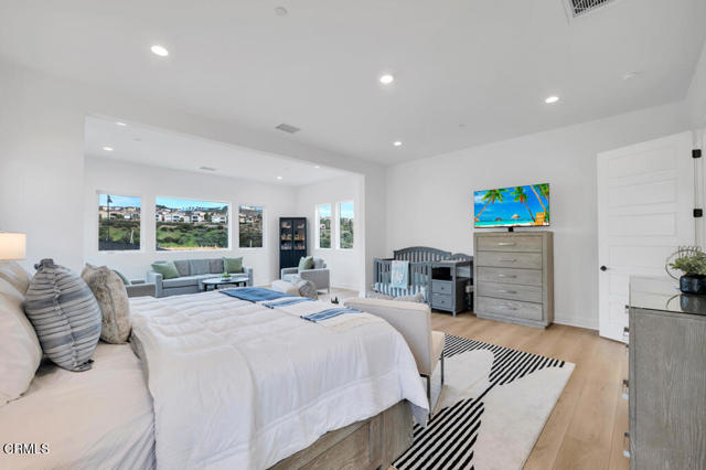 Detail Gallery Image 26 of 61 For 11944 N Red Hawk Ln, Porter Ranch,  CA 91326 - 5 Beds | 5 Baths