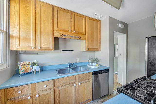 4371 Pomona Avenue, La Mesa CA: https://media.crmls.org/mediaz/3924288e-7c85-4bde-828a-7261e782ccdc.jpg