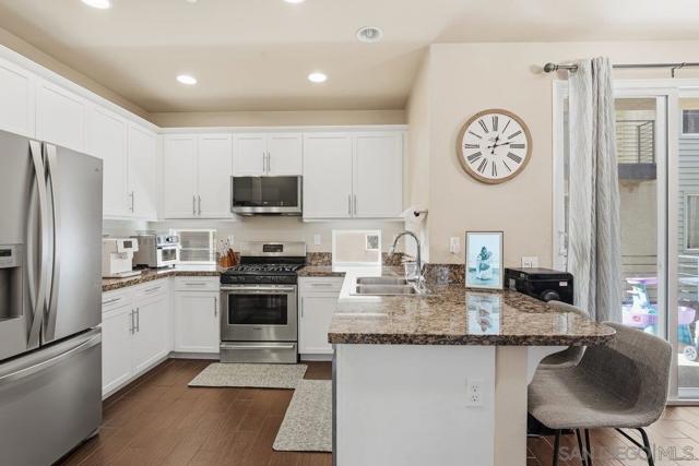 4543 Rainier Ave, San Diego CA: https://media.crmls.org/mediaz/39247bb4-11e8-40b4-9c37-0d8789eb29ce.jpg