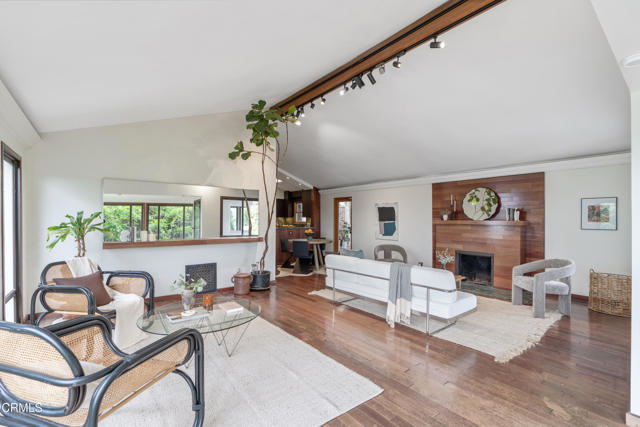1949 Preston Avenue, Los Angeles CA: https://media.crmls.org/mediaz/3924bcca-3445-4e6d-87eb-6d410f76dd9d.jpg