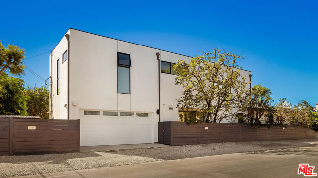 870 Rose Avenue photo 44