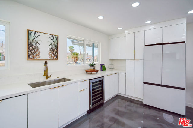38220 Dorn Road, Cathedral City CA: https://media.crmls.org/mediaz/392527f8-f7c6-4117-866d-3e4afad5f3f0.jpg