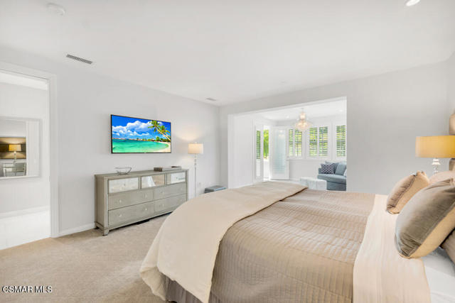 5715 Calais Court, Calabasas CA: https://media.crmls.org/mediaz/3925fe4d-f288-476d-9e70-b212aed5b902.jpg