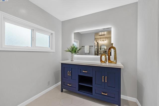209 Mansfield Dr, South San Francisco CA: https://media.crmls.org/mediaz/3926141d-df38-4e8d-b3c7-986ca6a6dca0.jpg