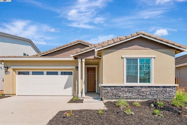351 Astilbe Street, Discovery Bay CA: https://media.crmls.org/mediaz/3926b167-adda-4beb-88c1-6679dc81c4c6.jpg