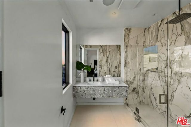 1565 Haslam Terrace, Los Angeles CA: https://media.crmls.org/mediaz/39271e30-a690-4fe6-8120-15ceffd19f49.jpg