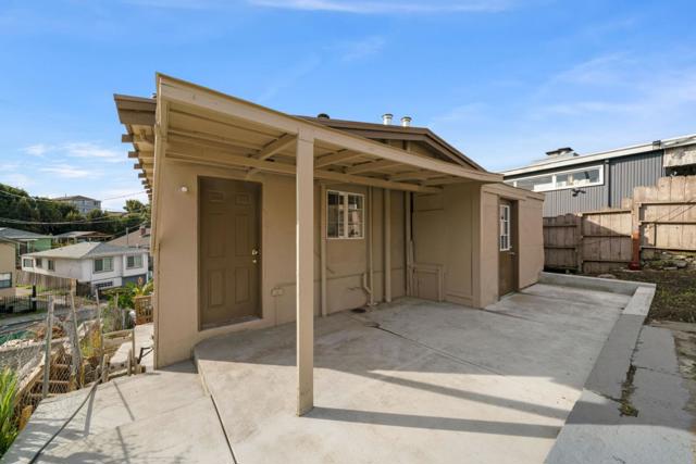 2523 23rd Avenue, Oakland CA: https://media.crmls.org/mediaz/392744a7-f0e7-4fa0-8f69-84ede5248719.jpg
