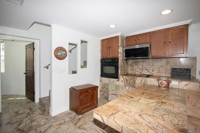 Detail Gallery Image 25 of 36 For 405 Solana Real, Fallbrook,  CA 92028 - 3 Beds | 3 Baths