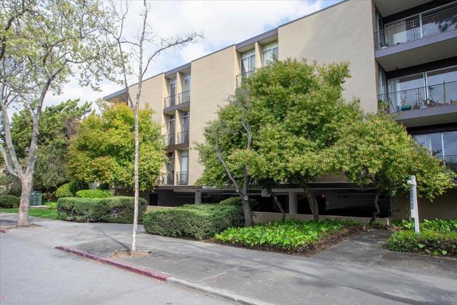 455 Grant Avenue, Palo Alto CA: https://media.crmls.org/mediaz/3927632d-1707-432a-96a7-e0c71013366c.jpg