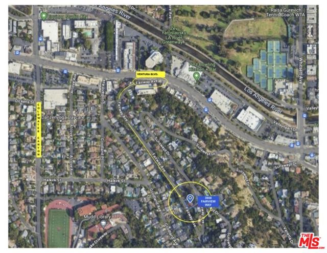 3908 Fairway Avenue, Studio City CA: https://media.crmls.org/mediaz/39279488-2991-402e-97e2-8170cf51011e.jpg