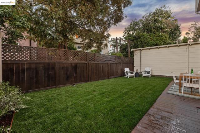 101 Palm Dr, Piedmont CA: https://media.crmls.org/mediaz/392797b7-78ad-48c9-a60c-dc448e8fb663.jpg