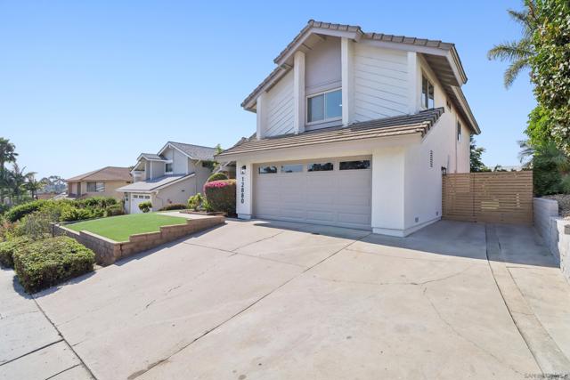 12880 War Horse St, San Diego CA: https://media.crmls.org/mediaz/3927e4d2-3564-412c-91fd-1ff7e70cda11.jpg