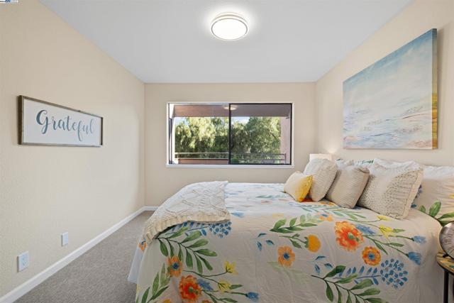 39219 Guardino Dr, Fremont CA: https://media.crmls.org/mediaz/39289384-0dd8-43a7-928f-6d7999339de2.jpg