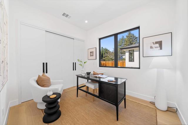 89 Centre Street, Mountain View CA: https://media.crmls.org/mediaz/39295769-98a9-49fb-a0d8-41d0c4358f93.jpg