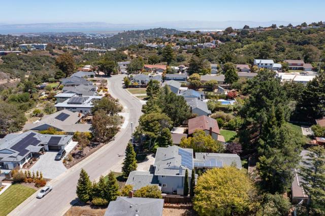 2721 Comstock Circle, Belmont CA: https://media.crmls.org/mediaz/392967d1-f99e-4b8e-91d5-718311782e1b.jpg