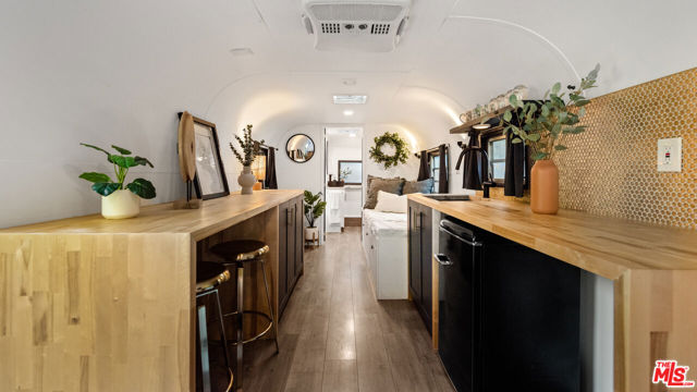 272 N Topanga Canyon Boulevard, Topanga CA: https://media.crmls.org/mediaz/392aa184-07a7-4486-afd6-8c02c69c2430.jpg