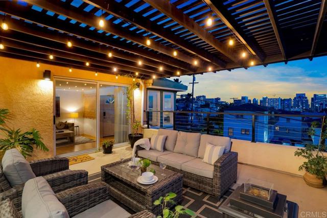 2204 2206 Albatross Street, San Diego CA: https://media.crmls.org/mediaz/392aa1f8-6c8b-42e5-8a1b-361128ce8428.jpg