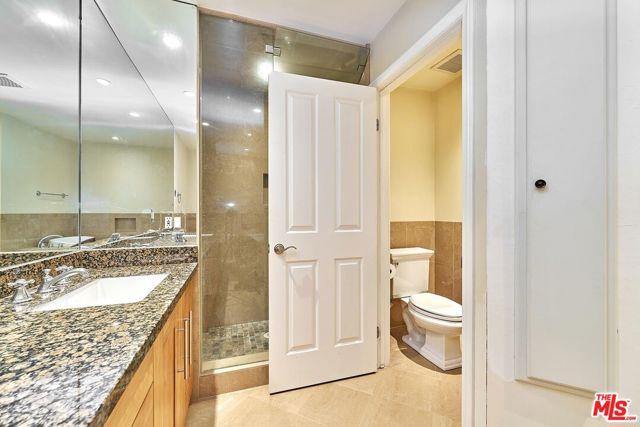 13078 Mindanao Way, Marina del Rey CA: https://media.crmls.org/mediaz/392ac07b-d811-44ff-8f87-7e76d5a353e3.jpg