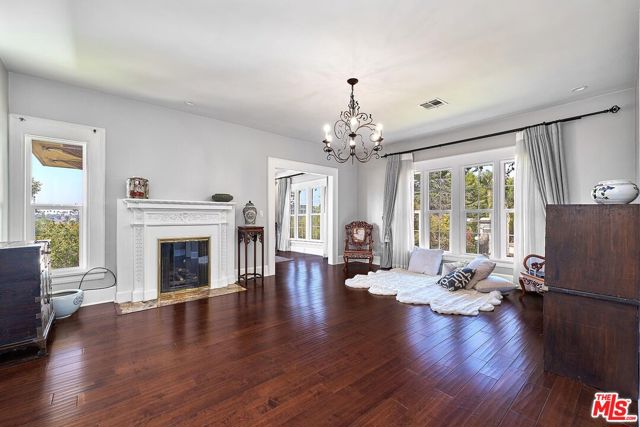136 Fremont Place, Los Angeles CA: https://media.crmls.org/mediaz/392b6312-9a07-47b9-9ee9-19d1c2026242.jpg