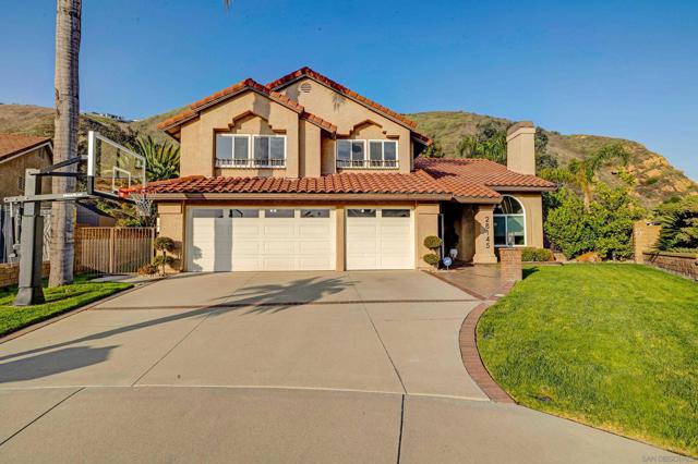 28145 Shady Meadow Ln, Yorba Linda CA: https://media.crmls.org/mediaz/392c1d38-3624-47c1-aa7b-8ed9b97e4ca6.jpg