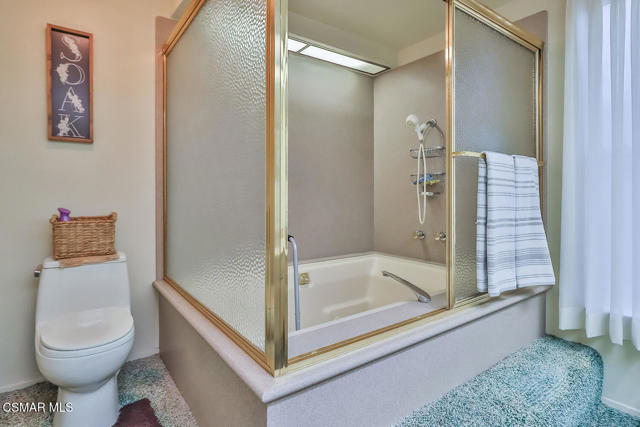11820 Doral Avenue, Porter Ranch CA: https://media.crmls.org/mediaz/392c4900-09ee-424c-aabd-80385611e3db.jpg