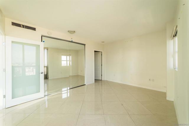 555 Front St, San Diego CA: https://media.crmls.org/mediaz/392cb3e1-2b97-49b0-b282-6ba509bf7530.jpg
