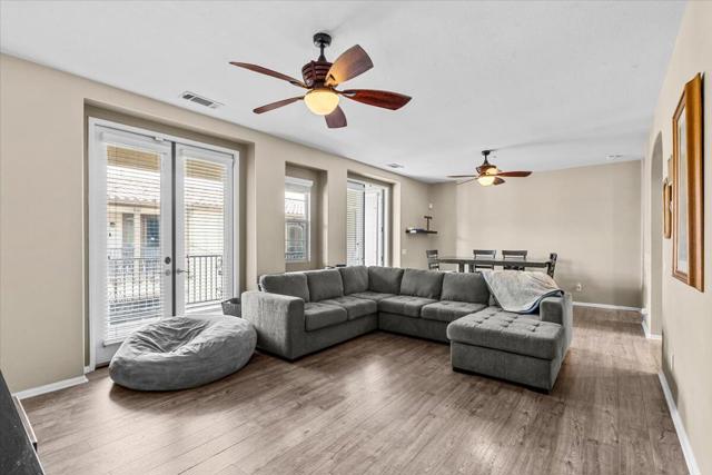 118 Paseo Bravo, Palm Desert CA: https://media.crmls.org/mediaz/392d0cb1-b090-430d-8cf6-b73c2ab89d5b.jpg