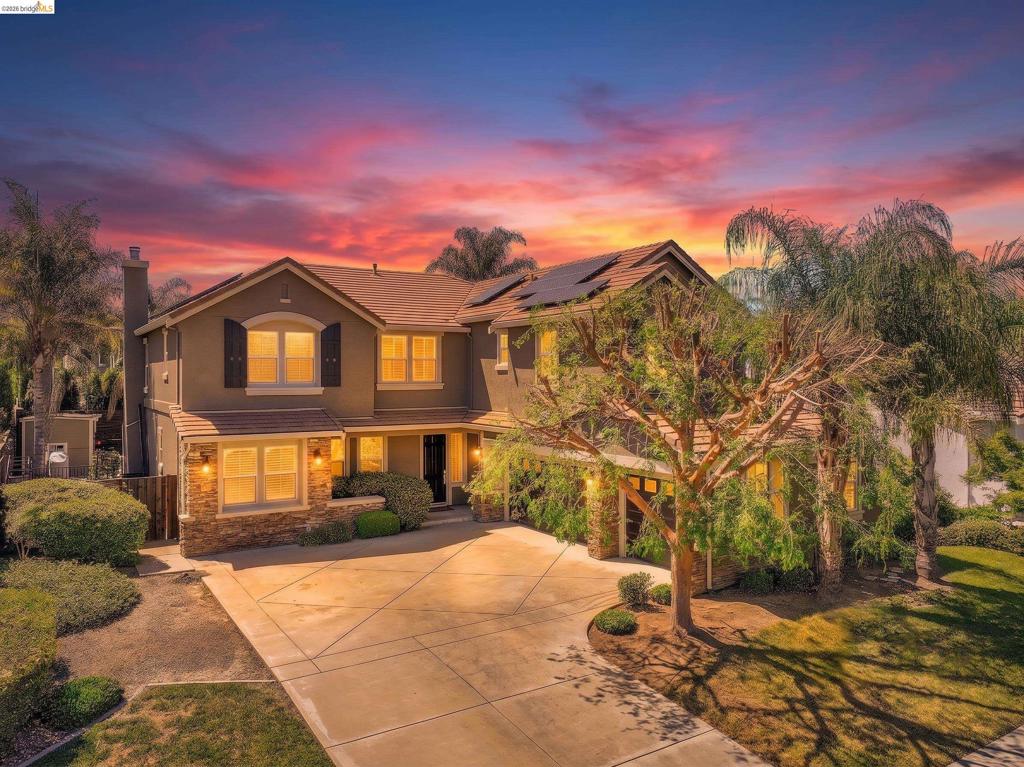 1885 Fiorita Way