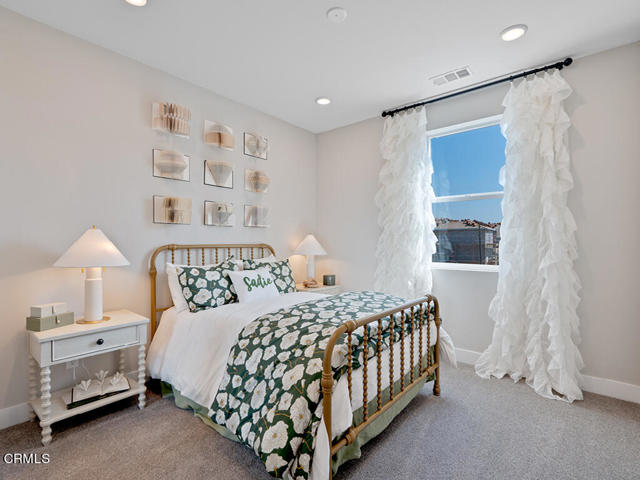108 Gray Pine Way, Piru CA: https://media.crmls.org/mediaz/392d6410-72b4-4a0b-ae42-b69d34d88b35.jpg