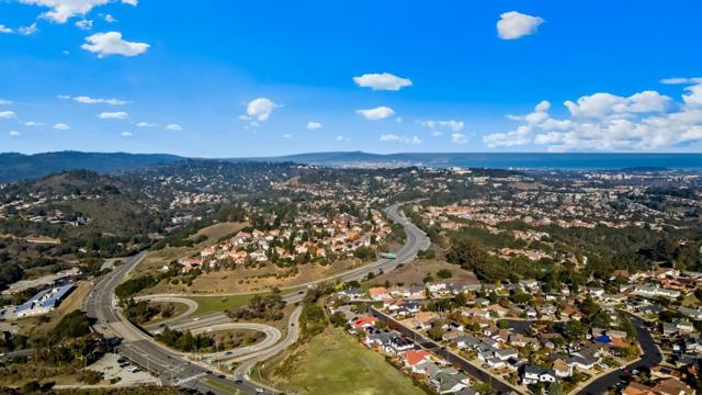 3900 Marsten Avenue, Belmont CA: https://media.crmls.org/mediaz/392d6def-7c42-4d37-adc1-5f7cd4c230b6.jpg