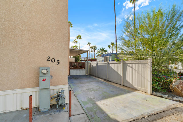 205 Cherokee Street, Palm Springs CA: https://media.crmls.org/mediaz/392d879f-4f28-4354-a466-ee1f9c09367a.jpg
