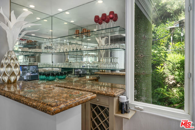 10023 Westwanda Drive, Beverly Hills CA: https://media.crmls.org/mediaz/392df4a1-5c7d-4e77-87ac-a0c4f0247d04.jpg