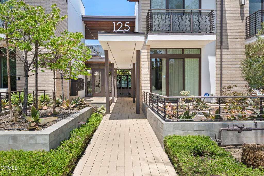 125 Hurlbut Street 112, Pasadena, CA 91105
