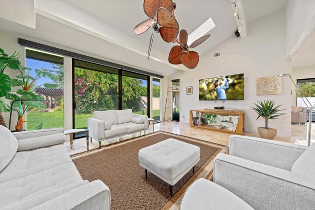 12 Whittier Court, Rancho Mirage CA: https://media.crmls.org/mediaz/392e632b-ff43-4677-abca-6df683d826d0.jpg