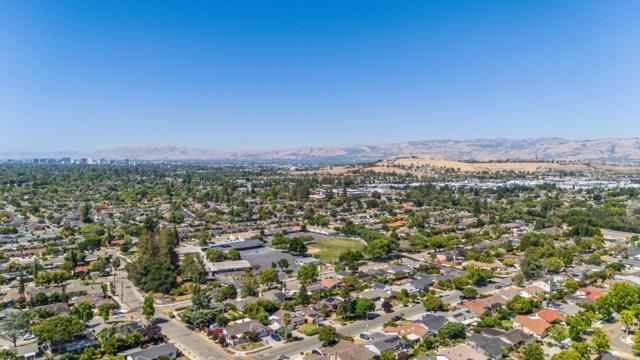 1274 Rodney Drive, San Jose CA: https://media.crmls.org/mediaz/392e8328-66d3-42bc-8523-a93271cc8d5a.jpg