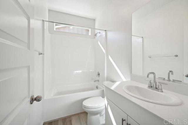 19420 Brush Creek Way, Lake Elsinore CA: https://media.crmls.org/mediaz/392ef62b-be81-4724-9d72-eaf5ad7f1e14.jpg