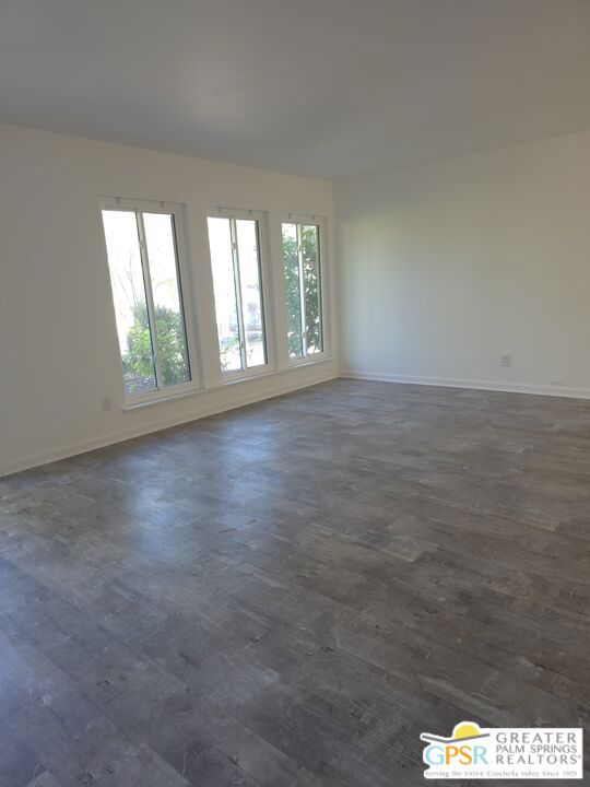 39091 Paradise Way, Cathedral City CA: https://media.crmls.org/mediaz/392f1383-9bf3-463a-92e4-cf8f775cbaf9.jpg