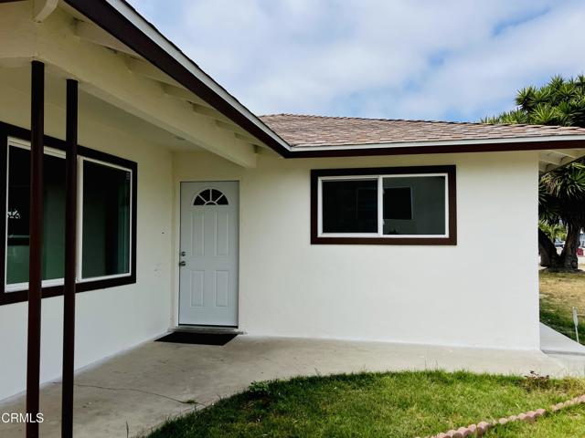 1227 S G Street, Oxnard CA: https://media.crmls.org/mediaz/392f3aff-90bd-4f9a-85c9-bb6b961caab5.jpg