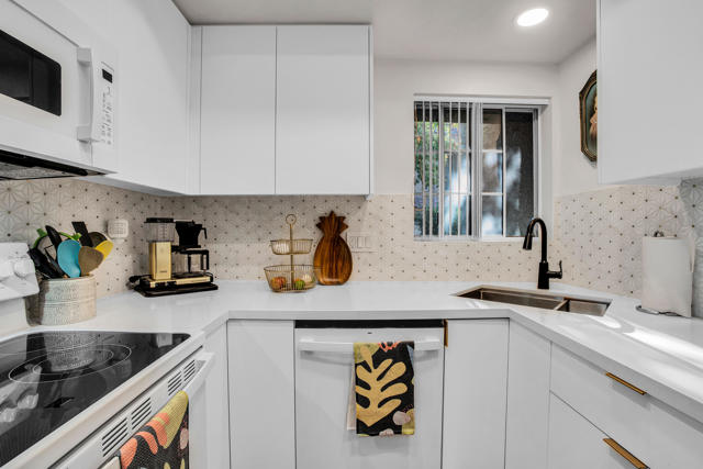 Image 6 of 27 For 2700 Lawrence Crossley Road  68