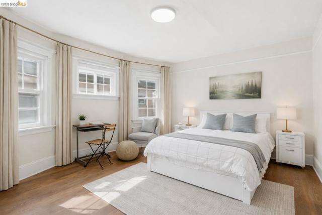 3114 california, Berkeley CA: https://media.crmls.org/mediaz/392fe5bd-2d36-4877-bd79-3b71d1689e74.jpg