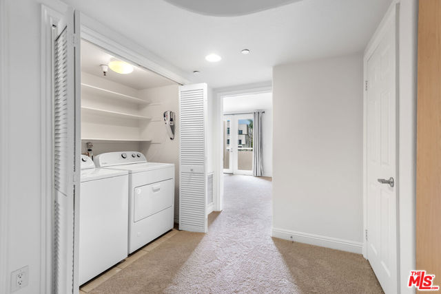 5831 Seawalk Drive, Playa Vista CA: https://media.crmls.org/mediaz/39306c0d-1a6e-4ed6-be38-013869ca04f4.jpg