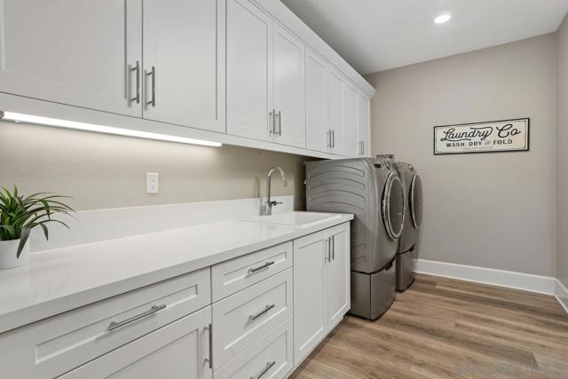 8416 Hidden Cove Way, San Diego CA: https://media.crmls.org/mediaz/393154b7-3c3c-4587-872b-6519f3d2ad7d.jpg