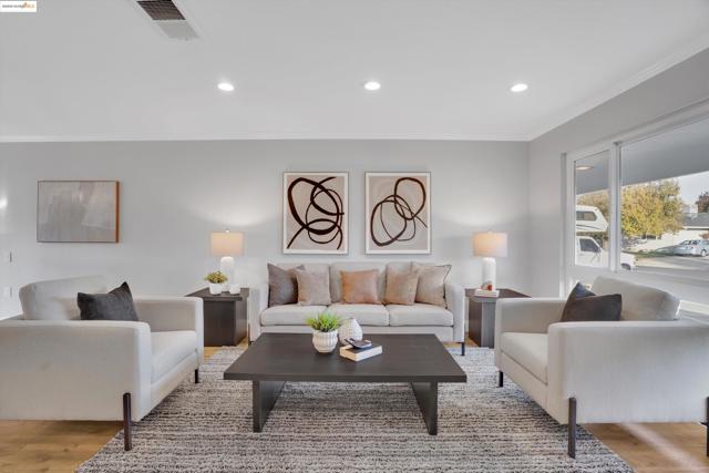 1166 Hibiscus Way, Livermore CA: https://media.crmls.org/mediaz/39317215-caf8-4d53-9e1c-fa6626d6d0ee.jpg