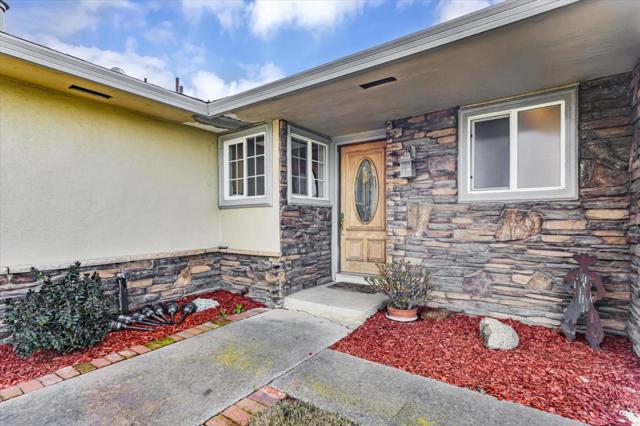 1204 Shore Road, Hollister CA: https://media.crmls.org/mediaz/3931d2f7-daba-4298-a56d-9a7025ad90a2.jpg