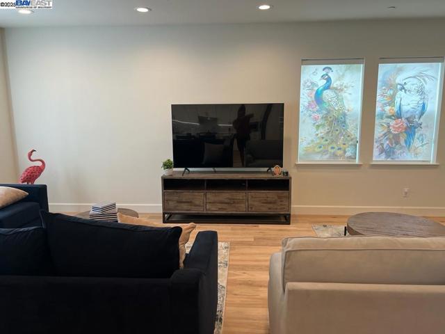 2978 Ellis Town Dr, Tracy CA: https://media.crmls.org/mediaz/393274dd-63fc-4df3-93ab-a119a1540b43.jpg