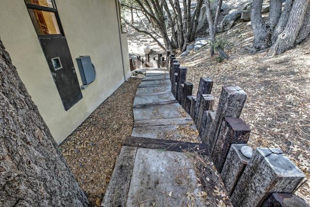 55283 Pine Crest, Idyllwild CA: https://media.crmls.org/mediaz/3932b9ff-2d21-47ee-a8c4-91bd19028bed.jpg