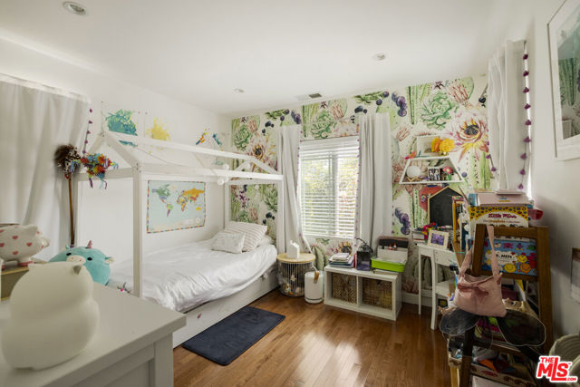 3911 Exposition Boulevard, Los Angeles CA: https://media.crmls.org/mediaz/39346569-c0e8-4c8f-a062-81ef7fe423d8.jpg