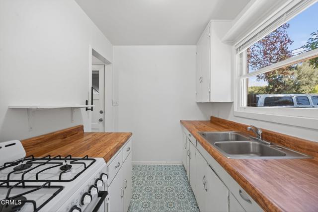 1211 Cruzero Street, Ojai CA: https://media.crmls.org/mediaz/39349a4d-7650-4260-8f9b-0b3e019a810d.jpg