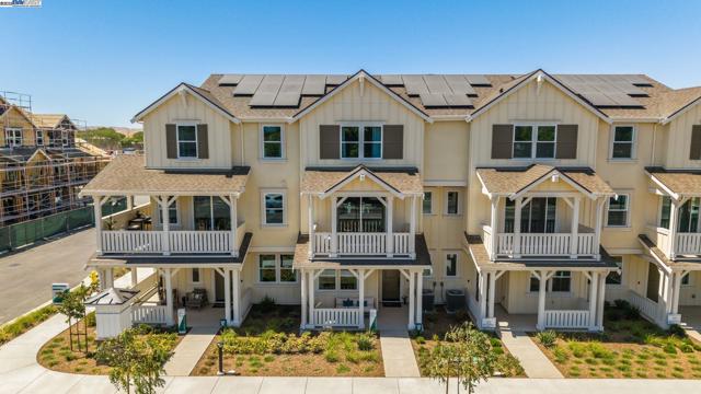 4715 Marengo Common, Livermore CA: https://media.crmls.org/mediaz/3934ef61-dee4-4837-b384-41d0090f5e06.jpg